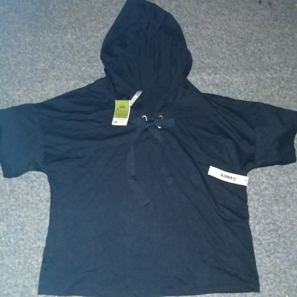 Tresics Short-Sleeve T-Shirt w/Hood
